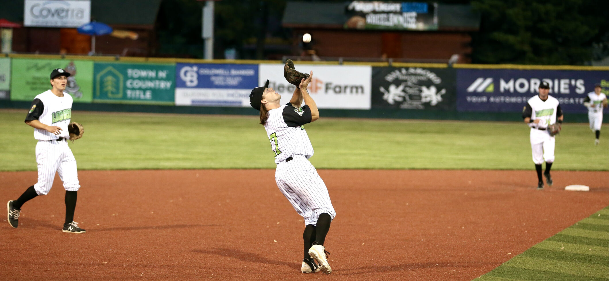 Mac Danford with a nice play at third